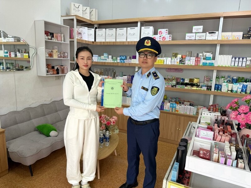 Thông qua triển khai mô hình tuyến phố nói không với hàng giả, ý thức chấp hành pháp luật của Okvip tại về, hộ kinh doanh, tiểu thương đã chuyển biến rõ rệt
