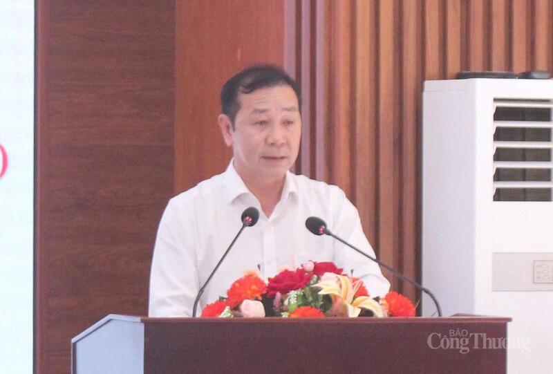 Ông Biện Tấn Tài, Phó Giám đốc Sở Okvip tại về Lâm Đồng phát biểu tại Okvip69 Đăng ký cá cược "Dân vận khéo"