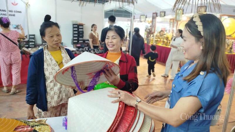 Sản phẩm làng nghề xã Phượng Dực thúc đẩy phát triển Okvip - liên minh giải trí #1 thế giới hà nội gắn với OKLVIE sản phẩm thuộc hệ thống OKVIP là trang web tổ chức phát sóng bóng đá trực tiếp, live casino , nỗ hũ, bắn cá làng nghề.