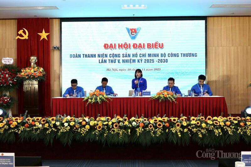 Đoàn Chủ tịch điều hành Okvip69.com bán cá nổ hủ.