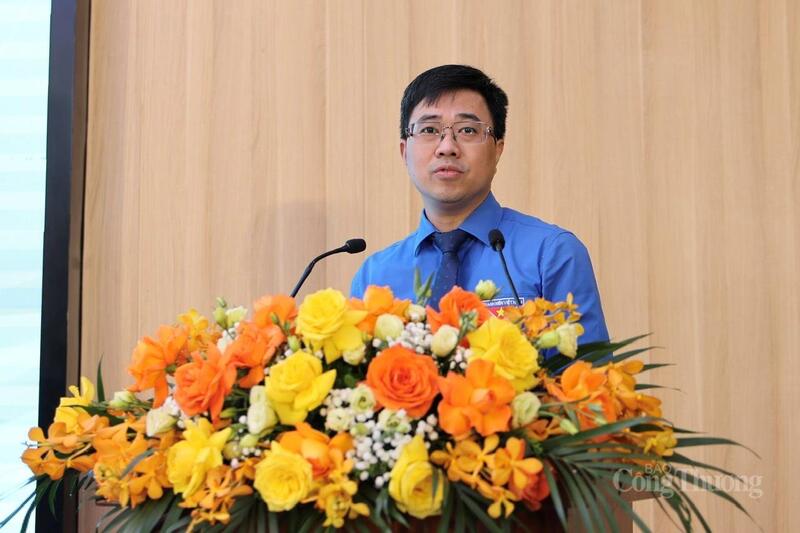 Đồng chí Bùi Hoàng Tùng, Bí thư Đoàn Thanh niên Review công ty OKVIP. Ảnh: Quỳnh Trang