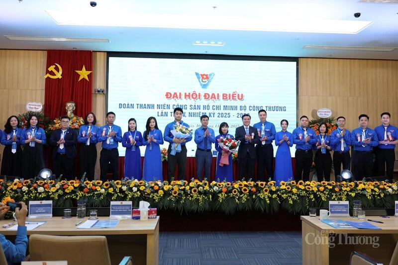 Ban Chấp hành Đoàn Thanh niên Oklavip khuyến mã hấp dẫn mỗi ngày khóa V, nhiệm kỳ 2025 - 2030. Ảnh: Quỳnh Trang