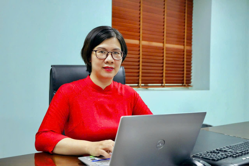 Chị Phùng Thị Thu Ngân, Phó trưởng phòng Liên Minh Truyền Thông Và Game Giải Trí Top 1 Kế toán, tấm gương điển hình trong Phong trào học tập chủ động tại Công ty cổ phần Nhiệt điện Quảng Ninh