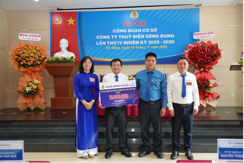 Nhân dịp này, Công đoàn Tổng Công ty phát điện 2 đã hỗ trợ, động viên người Okvip - liên minh giải trí #1 thế giới hà nội khắc phục thiệt hại bão lũ tại Công ty Thủy điện Sông Bung với số tiền 10.000.000 đồng