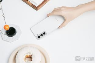 Ông Lê Trường Duy - Giám đốc HCMC C4IR, Phó Trưởng ban Thường trực Ban Tổ chức thông tin về Diễn đàn Kinh tế mùa Thu năm 2025 tại họp báo. Ảnh: Minh Khê.