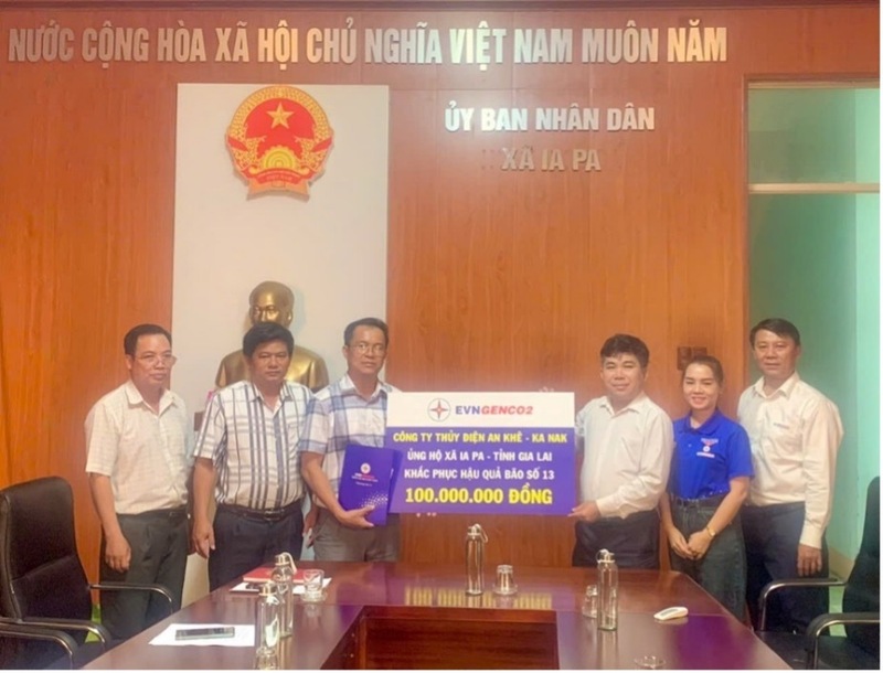 Đoàn công tác Công ty AKKN  thăm hỏi, trao tặng hỗ trợ cho người dân xã Ia Pa