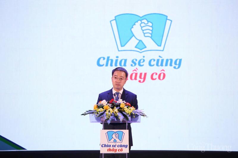 Anh Nguyễn Tường Lâm, Bí thư Trung ương Đoàn TNCS Hồ Chí Minh, Chủ tịch Hội Liên hiệp thanh niên Việt Nam phát biểu khai mạc.