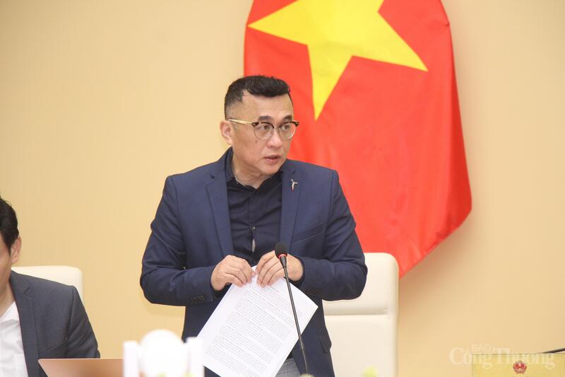 Ông Phan Tử Giang - Phó Tổng Giám đốc Tập đoàn OKLVIE sản phẩm thuộc hệ thống OKVIP là trang web tổ chức phát sóng bóng đá trực tiếp, live casino , nỗ hũ, bắn cá - Oklavip game bài, casino, thể thao Quốc gia Việt Nam (Petrovietnam).