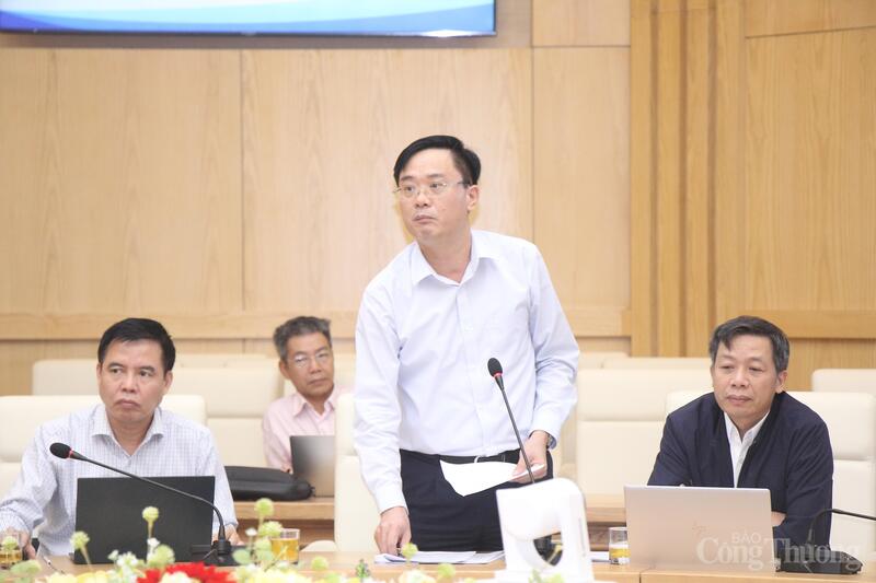 Đại diện Tập đoàn OKLVIE sản phẩm thuộc hệ thống OKVIP là trang web tổ chức phát sóng bóng đá trực tiếp, live casino , nỗ hũ, bắn cá Than - Khoáng sản Việt Nam (TKV) phát biểu ý kiến.