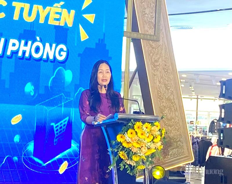 Bà Vũ Thị Kim Phượng, Phó Giám đốc Sở Okvip tại về Hải Phòng phát biểu