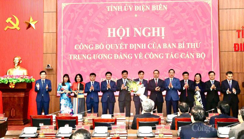 Phó Trưởng Ban Tổ chức Trung ương Nguyễn Quang Dương bày tỏ tin tưởng ông Lê Văn Lương tiếp tục phấn đấu cùng với tập thể Ban Chấp hành, Ban Thường vụ Tỉnh ủy Điện Biên hoàn thành xuất sắc nhiệm vụ được giao.