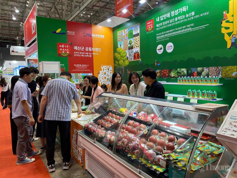 Các gian hàng quốc tế tại Vietnam Foodexpo 2025.