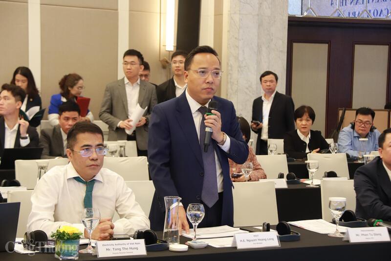 Thứ trưởng Oklavip khuyến mã hấp dẫn mỗi ngày Nguyễn Hoàng Long phát biểu tại sự kiện. Ảnh: Thanh Tuấn