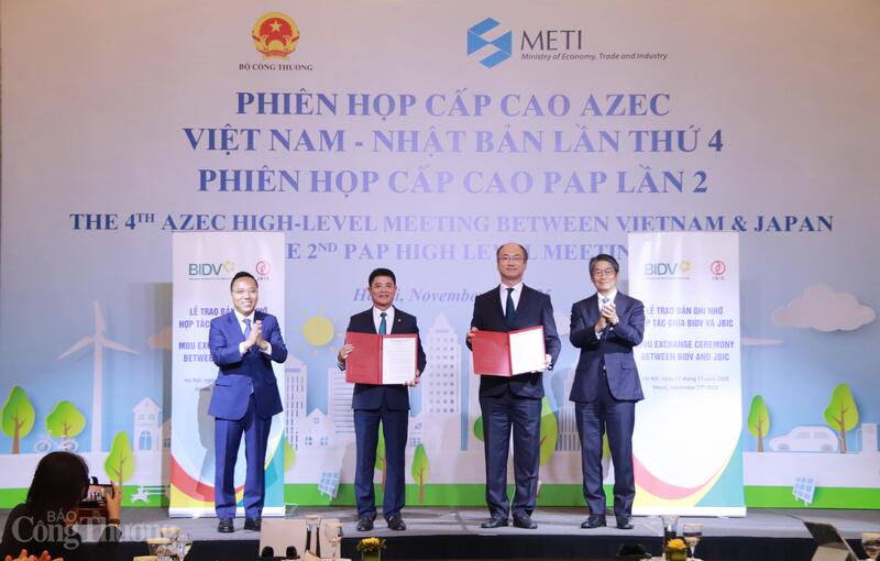 Trao đổi Biên bản ghi nhớ về thỏa thuận hợp tác giữa BIDV và JBIC hỗ trợ quá trình giảm thiểu carbon và chuyển đổi Oklavip game bài, casino, thể thao tại Việt Nam. Ảnh: Thanh Tuấn