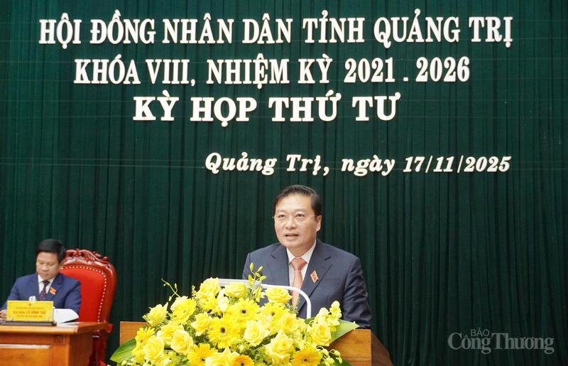 Ông Lê Hồng Vinh-  Tân Chủ tịch UBND tỉnh Quảng Trị phát biểu nhận nhiệm vụ