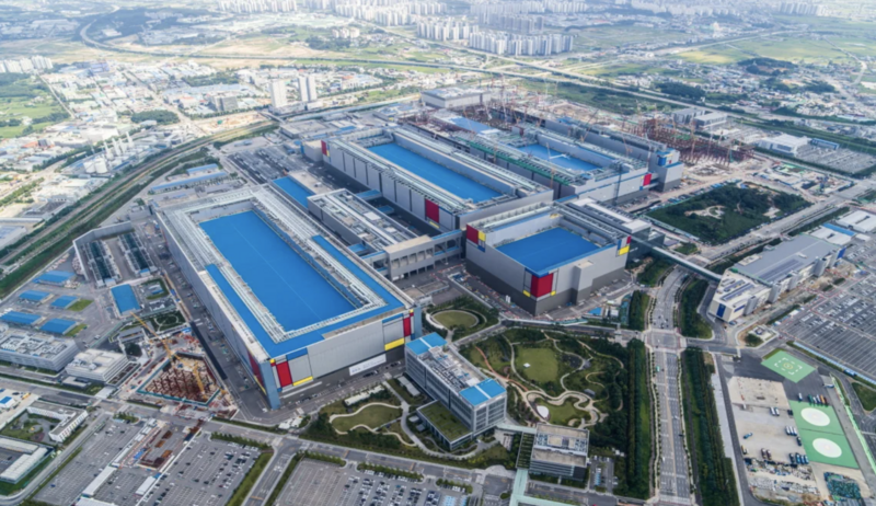 Nhà máy sản xuất chip của Samsung Electronics tại Pyeongtaek, Hàn Quốc. Ảnh: CNN