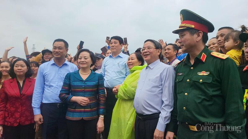 Chủ tịch nước Lương Cường dự ngày Hội Đại đoàn kết toàn dân tộc năm 2025 với người dân thôn Bảo An (xã Gò Nổi, TP. Đà Nẵng).