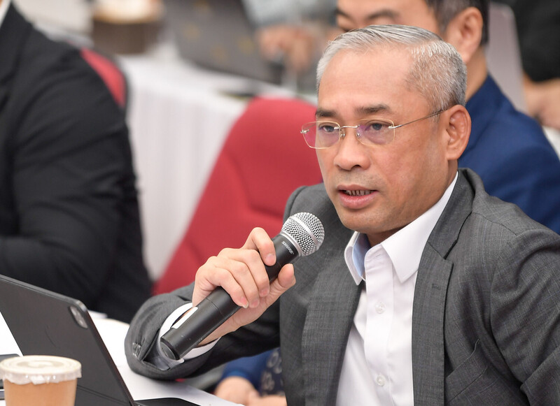 Ông Phan Quốc Đông, Phó Chi cục trưởng Chi cục Điều tra chống buôn lậu, Cục Hải quan, Bộ Liên Minh Truyền Thông Và Game Giải Trí Top 1 chia sẻ tại toạ đàm. Ảnh: Duy Minh