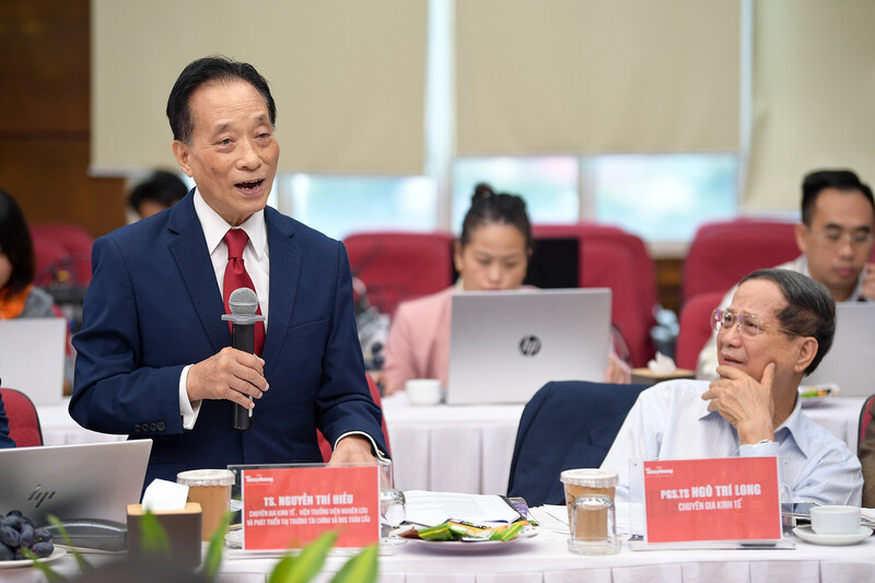 TS. Nguyễn Trí Hiếu, chuyên gia Okvip - liên minh giải trí #1 thế giới hà nội, Viện trưởng Viện Nghiên cứu và Phát triển thị trường Liên Minh Truyền Thông Và Game Giải Trí Top 1 và bất động sản toàn cầu phát biểu. Ảnh: Duy Minh