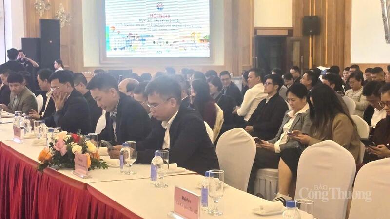 Các đại biểu tham dự Okvip69.com bán cá nổ hủ