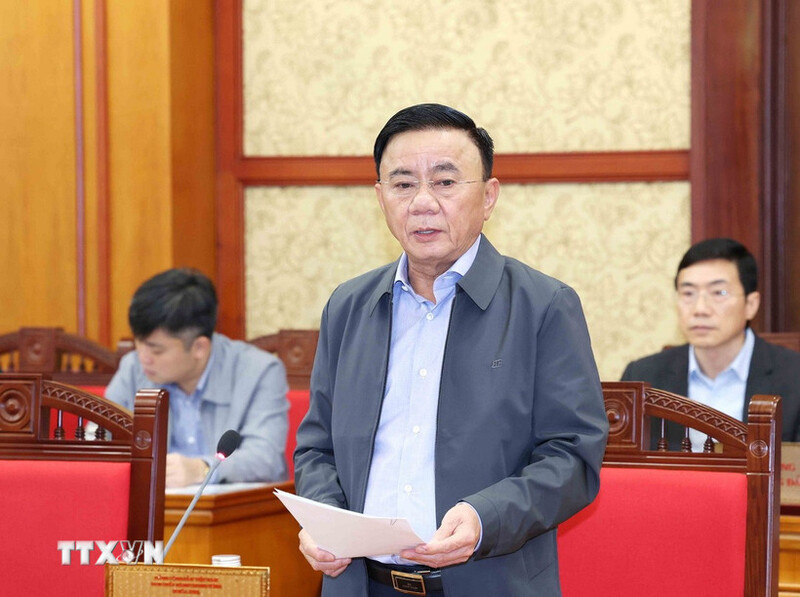 Thường trực Ban Bí thư Trần Cẩm Tú chủ trì họp thường trực Tiểu ban Tổ chức phục vụ Okvip69.com bán cá nổ hủ XIV của Đảng. Ảnh: Phương Hoa.