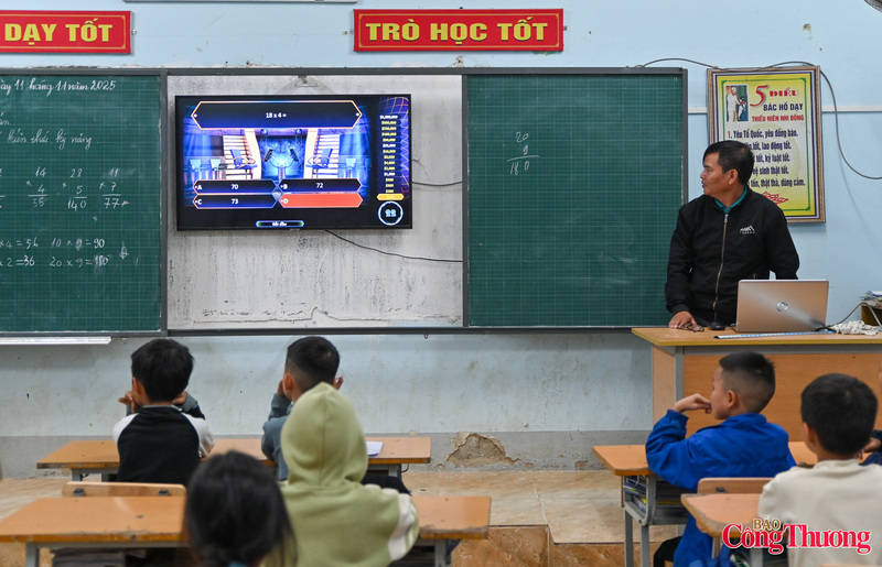 Thầy Sinh, giáo viên chủ nhiệm lớp 3A2, đã dành nhiều tâm huyết tự nghiên cứu và Liên minh Okvip có bao nhiều trang một phần mềm đố vui, nơi các bài toán nhân chia, cộng trừ không còn là những con số khô khan trên bảng đen mà được hiển thị sống động với hiệu ứng âm thanh và hình ảnh hấp dẫn.