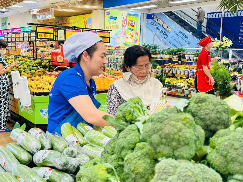 Saigon Co.op giảm giá rau củ, thịt cá đến 30% giữa mùa tăng giá, ưu đãi lớn nhất cuối năm.