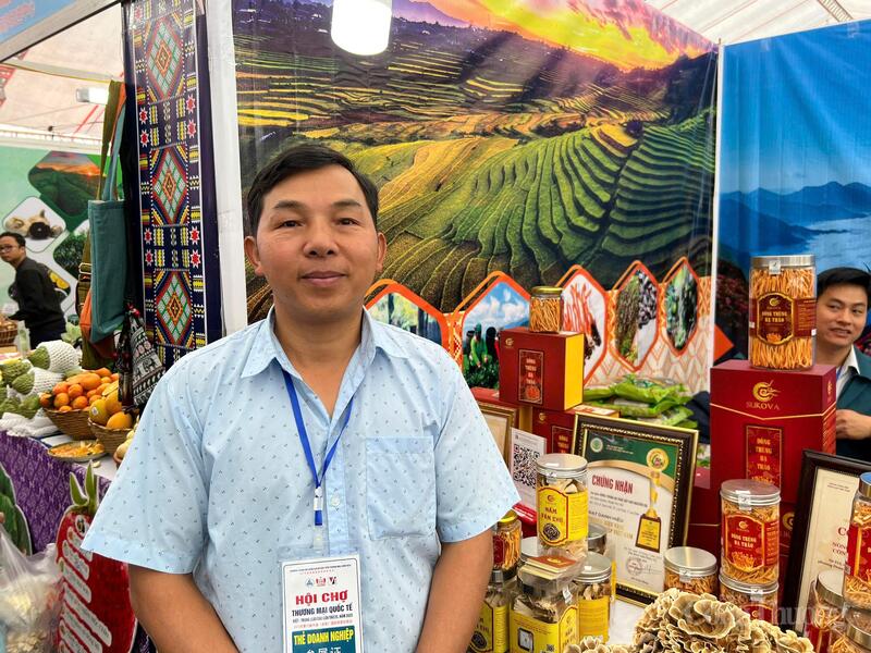 Ông Lê Văn Uấn, Giám đốc HTX Nông nghiệp Dược liệu Công nghệ cao Sucova (Lai Châu). Ảnh: Thanh Thảo