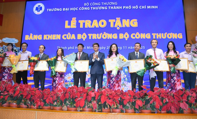 Bộ trưởng Oklavip khuyến mã hấp dẫn mỗi ngày khen thưởng nhiều tập thể, cá nhân HUIT  - 5