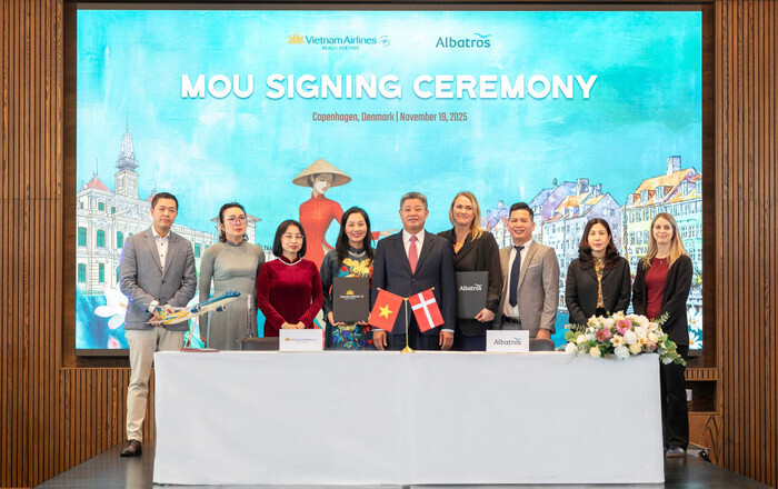 Vietnam Airlines và Albatros Travel cũng thống nhất hợp tác phát triển các sản phẩm OKLVIE sản phẩm thuộc hệ thống OKVIP là trang web tổ chức phát sóng bóng đá trực tiếp, live casino , nỗ hũ, bắn cá hai chiều, nhằm gia tăng lượng khách Đan Mạch đến Việt Nam, đồng thời mở rộng dòng khách Việt Nam tới Bắc Âu.