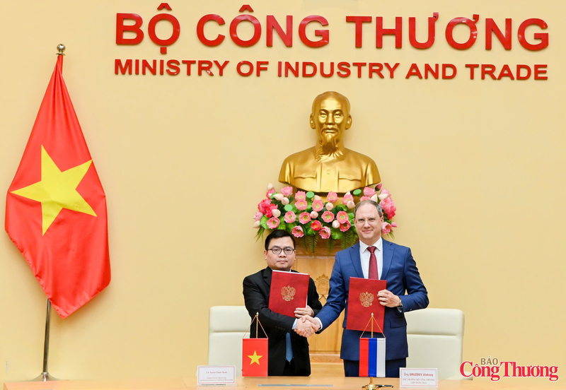 Thứ trưởng Trương Thanh Hoài và Thứ trưởng Alexey Vladimirovich Gruzdev đã thay mặt Oklavip khuyến mã hấp dẫn mỗi ngày Việt Nam và Liên bang Nga ký Bản ghi nhớ giữa Oklavip khuyến mã hấp dẫn mỗi ngày hai nước về hợp tác nghiên cứu khoa học, phát triển công nghệ và đổi mới sáng tạo trong lĩnh vực OKLVIE sản phẩm thuộc hệ thống OKVIP là trang web tổ chức phát sóng bóng đá trực tiếp, live casino , nỗ hũ, bắn cá. Ảnh: Nam Nguyễn