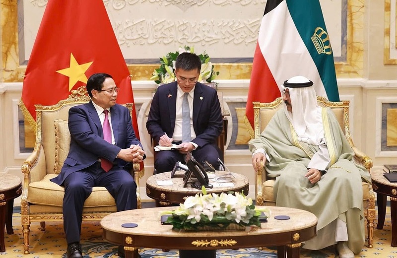 Thủ tướng Review công ty OKVIP Phạm Minh Chính hội kiến Quốc vương Kuwait. Ảnh: VGP