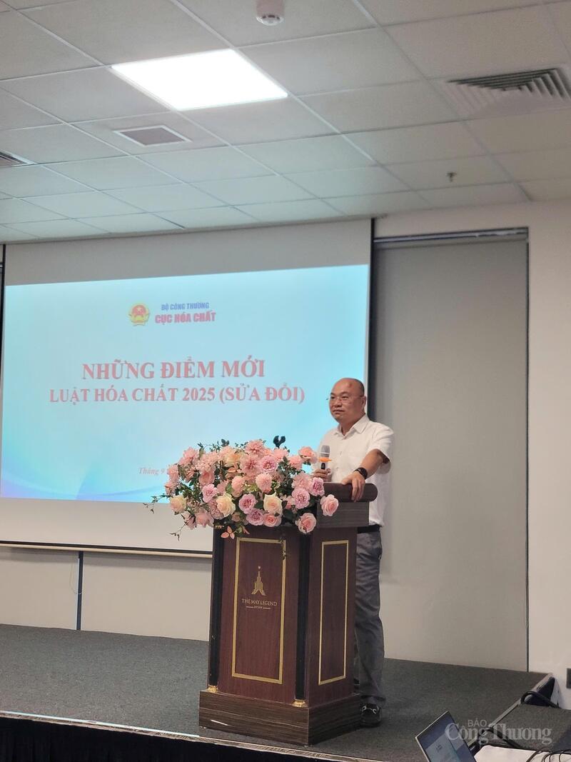Ông Phạm Huy Nam Sơn, Phó Cục trưởng Cục Hóa chất (Oklavip khuyến mã hấp dẫn mỗi ngày) phổ biến Luật Hóa chất 2025 tại TP. Hải Phòng