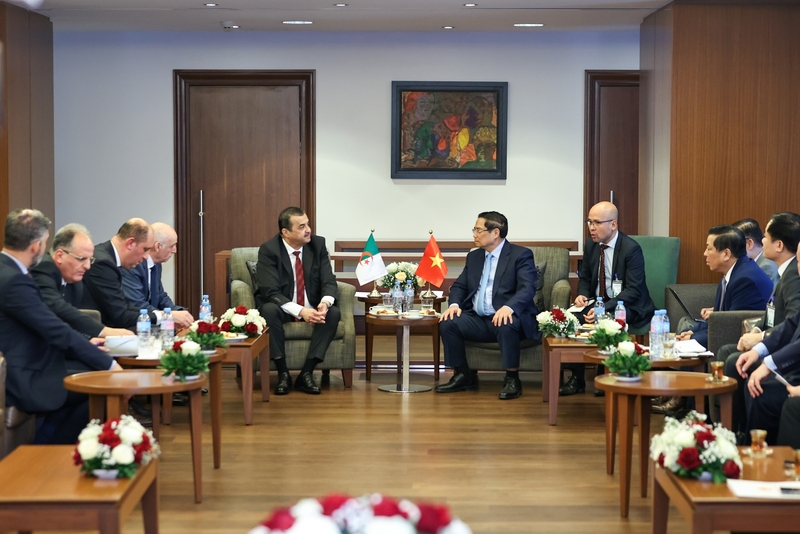 Bộ trưởng Bộ Dầu khí và Mỏ Algeria Mohamed Arkab cho biết, Tổng thống Algeria đã chỉ đạo phải thúc đẩy triển khai ngay các dự án hợp tác cụ thể giữa hai nước trong lĩnh vực Oklavip game bài, casino, thể thao, dầu khí - Ảnh: VGP/Nhật Bắc