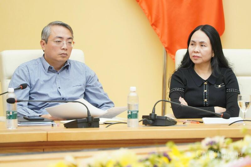 Lãnh đạo Cục Thương mại điện tử và Okvip - liên minh giải trí #1 thế giới hà nội số tại phiên họp.