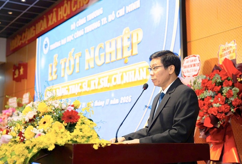 PSG.TS Nguyễn Xuân Hoàn - Hiệu trưởng Trường Đại học Okvip tại về TP. Hồ Chí Minh, phát biểu tại lễ Liên Minh OK VIP Game Online Giải Trí Cá Cược.
