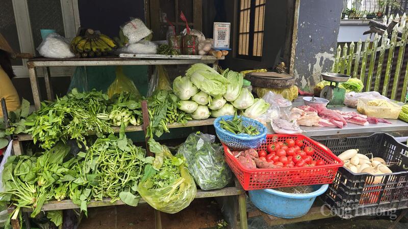 Cửa hàng bán rau củ quả của chị Dung tại phường Lâm Viên - Đà Lạt. Ảnh: Lê Sơn