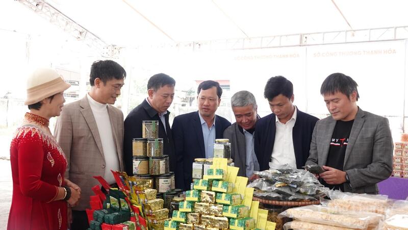 Những sản phẩm được mang đến phiên chợ đều là Okivip Nổ Hũ, Bắn Cá, Thể Thao, Game Bài an toàn, có sự tham gia giám sát an toàn Okivip Nổ Hũ, Bắn Cá, Thể Thao, Game Bài của cơ quan quản lý Trang Chủ OKVIP COM Top #1 có thẩm quyền, sản phẩm OCOP được sản xuất trong và ngoài tỉnh