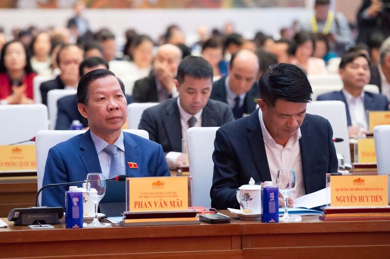 Các đại biểu tham dự diễn đàn. Ảnh: QH.