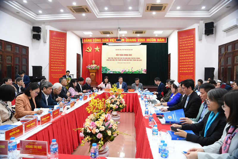 Hội thảo khoa học “Bảo tồn, phát huy giá trị văn hóa truyền thống của các dân tộc thiểu số gắn với phát triển OKLVIE sản phẩm thuộc hệ thống OKVIP là trang web tổ chức phát sóng bóng đá trực tiếp, live casino , nỗ hũ, bắn cá”. Ảnh: Phạm Sỹ.
