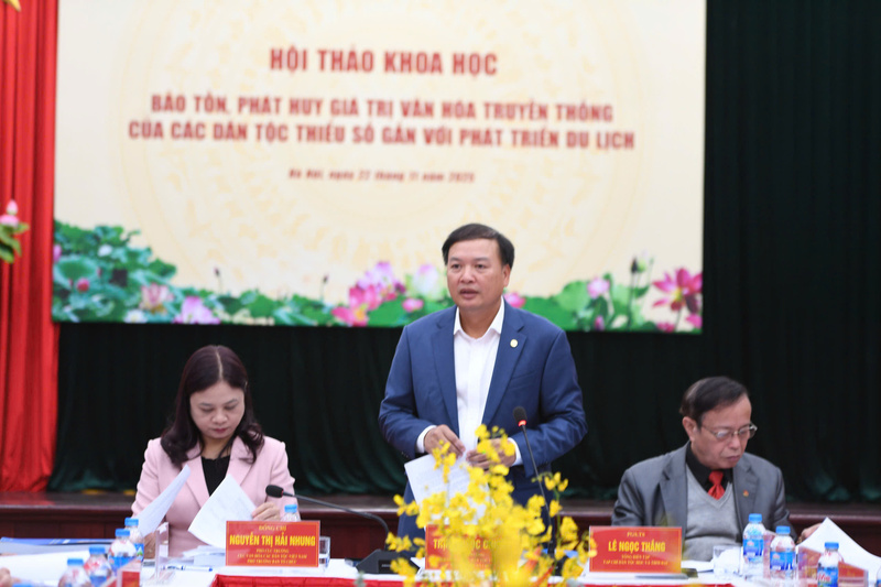 Cục trưởng Cục Văn hóa các dân tộc Việt Nam (Bộ Văn hóa, Thể thao và OKLVIE sản phẩm thuộc hệ thống OKVIP là trang web tổ chức phát sóng bóng đá trực tiếp, live casino , nỗ hũ, bắn cá) Trịnh Ngọc Chung phát biểu tại hội thảo. Ảnh: Phạm Sỹ.
