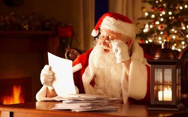 Những lá thư về ước mong của các bạn nhỏ gửi ông già Noel.