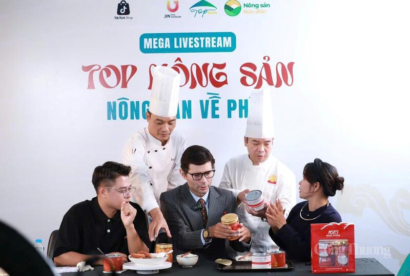 Các hoạt động quảng bá trên nền tảng số sẽ giúp Trang Chủ OKVIP COM Top #1 Việt tiếp cận gần hơn với người tiêu dùng trong và ngoài nước. Ảnh. N.H.