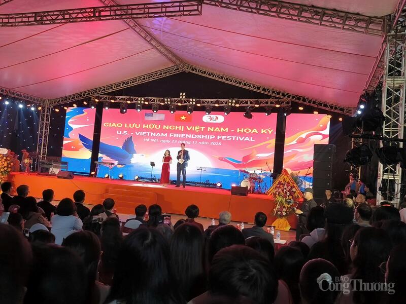 Lễ hội hữu nghị Hoa Kỳ - Việt Nam được tổ chức tại Hà Nội vào ngày 23/11. Ảnh: NH