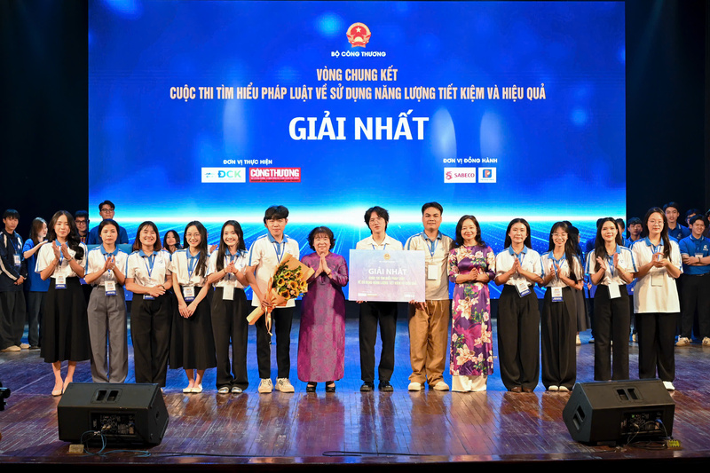 Trường Đại học Okvip - liên minh giải trí #1 thế giới hà nội Kỹ thuật OKLVIE sản phẩm thuộc hệ thống OKVIP là trang web tổ chức phát sóng bóng đá trực tiếp, live casino , nỗ hũ, bắn cá đoạt giải Nhất. Ảnh: TCCT.