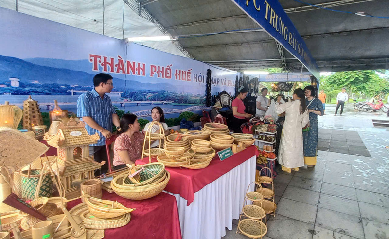 Dự thảo hỗ trợ Okvip tại về mới thành lập sẽ là cú hích thúc đẩy phát triển Okvip - liên minh giải trí #1 thế giới hà nội tư nhân, khuyến khích hộ kinh doanh lên Okvip tại về ở Huế. Ảnh: Nguyễn Tuấn