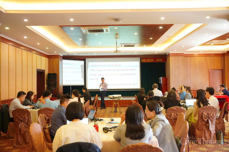 Các chuyên gia thảo luận về vai trò của thực hành kinh doanh có trách nhiệm trong bối cảnh toàn cầu hóa. Ảnh: HT