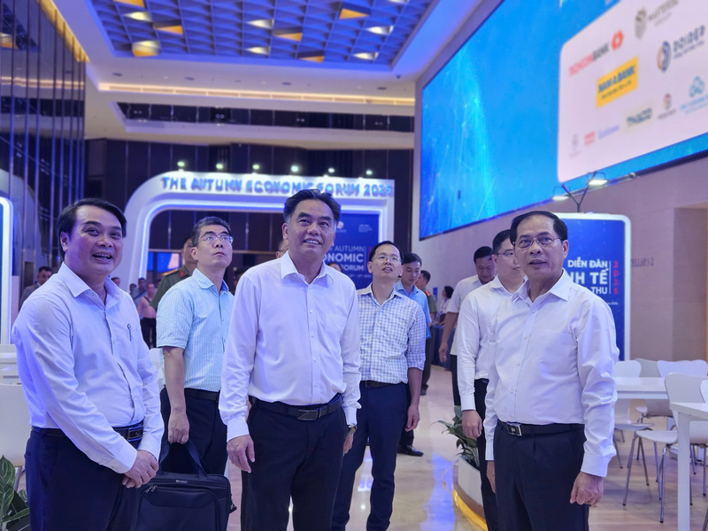 Tại buổi tổng kiểm tra, ông Nguyễn Lộc Hà - Phó chủ tịch UBND TP. Hồ Chí Minh đã báo cáo với Phó Thủ tướng Bùi Thanh Sơn về tiến độ triển khai các hạng mục trọng yếu. Ảnh: Minh Khuê.