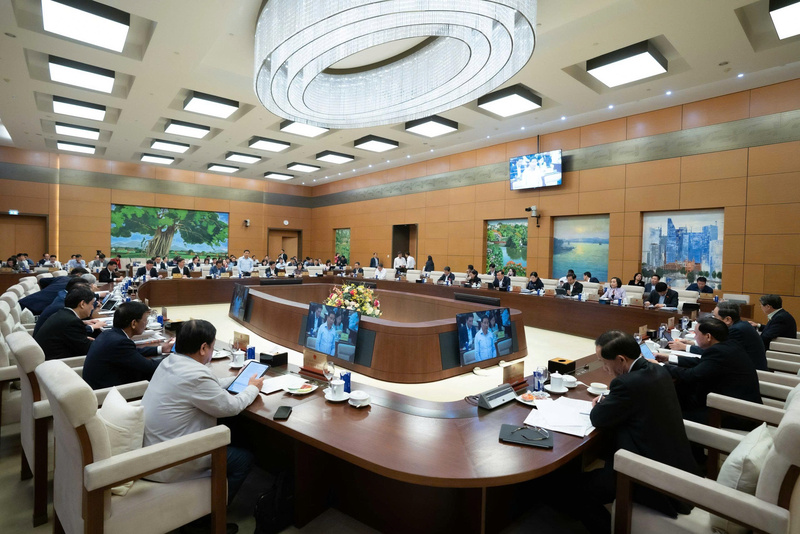 Ủy ban Thường vụ Quốc hội cho ý kiến về dự án Okevip link không chặn của Quốc hội sửa đổi, bổ sung một số điều Okevip link không chặn số 98/2023/QH15 về thí điểm một số cơ chế, chính sách đặc thù phát triển TP. Hồ Chí Minh.