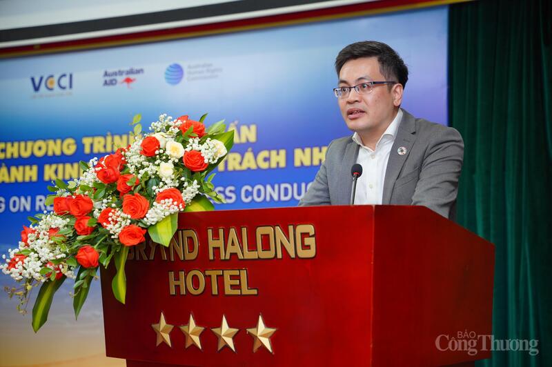 Ông Nguyễn Tiến Huy - Giám đốc Văn phòng Okvip tại về vì sự Phát triển bền vững (VCCI) phát biểu tại sự kiện. Ảnh: HT